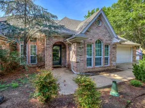 Shoreline Lake House with dock, Tesla charger - Image 2