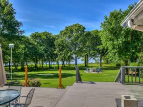 Shoreline Lake House with dock, Tesla charger - Image 4