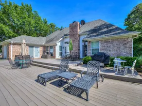 Shoreline Lake House with dock, Tesla charger - Image 3