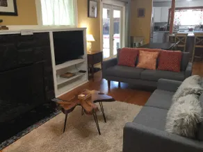 Elderberry- Salt Hot Tub, Wood Fireplace, 100+mbps Wifi, Walkable to Downtown - Image 5