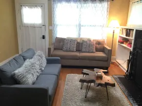 Elderberry- Salt Hot Tub, Wood Fireplace, 100+mbps Wifi, Walkable to Downtown - Image 4