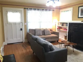 Elderberry- Salt Hot Tub, Wood Fireplace, 100+mbps Wifi, Walkable to Downtown - Image 3