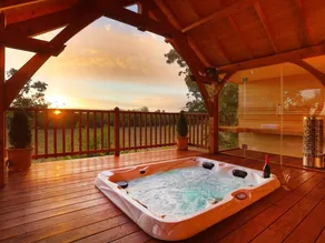 Log cabin-Deluxe-Bathroom with shower- - Image 5