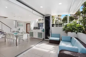 Rainbow Bay Villa - Spacious and Luxurious - Image 4