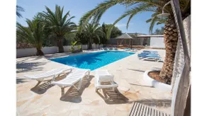Villa Daniel har en fantastisk beliggenhed kun 5 minutter med taxa til Playa Den Bossa - Image 3