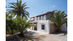 Villa Daniel har en fantastisk beliggenhed kun 5 minutter med taxa til Playa Den Bossa - Image 2