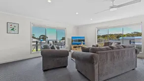Pelican House - Modern Family Retreat - Image 3