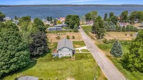 Smukt sommerhus med udsigt over Bear Lake - Image 2