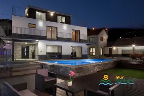 Luxury Calheta Villa Casa Da Rosalina 5 Bedrooms Stunning Sea Views - Image 2