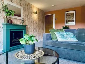 Brighouse 3 mins | Pets Stay Free | WiFi | Garden - Image 3