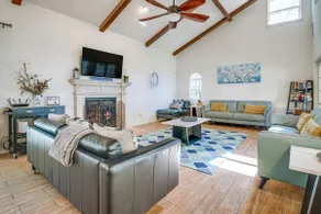 Modern Lake Conroe House w/ Lakefront Park & Deck! - Image 5