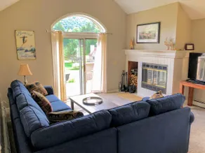 F3 Fairway Village Condo with great mountain views, 8 minute walk from Omni Mount Washington Hotel! - Image 2