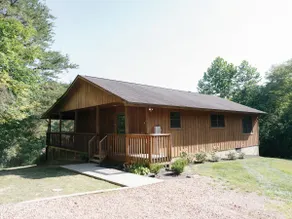 Houston Lodge | Hot Tub, Game Room, Firepit, Trail - Image 2