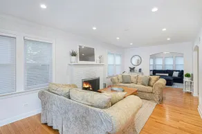 Stylish Home with Private Pool, Deck & Grill - Image 3