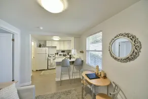 Shasta Bella - Darling downtown 1-br cottage. - Image 2