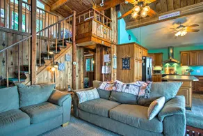 Lakefront Montague Cottage w/ Deck & Beach! - Image 4