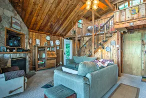 Lakefront Montague Cottage w/ Deck & Beach! - Image 5