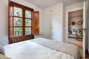 Chezmoihomes Luksus Alhambra - Image 2