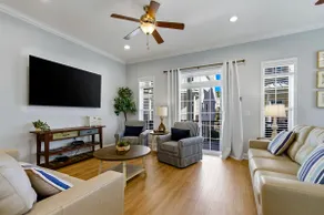 Belle maison de plage avec cinq chambres et ascenseur dans la section Golden Mile! - Image 4
