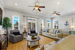 Belle maison de plage avec cinq chambres et ascenseur dans la section Golden Mile! - Image 2