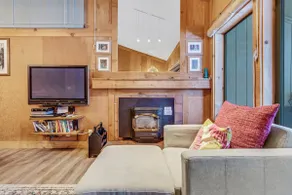Modern & Sleek Condo - Creekside #110 - Image 5