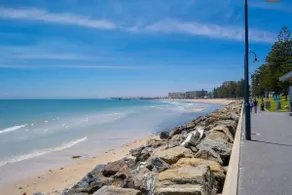 Salt at Arlo's—Cosy Comfort near Glenelg Beach - Image 5