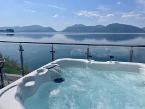 Waterfront Lodge med terrass - Image 2