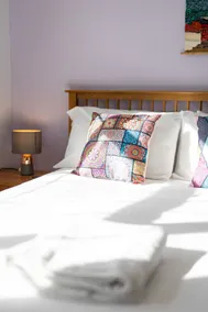 Cozy 3 Bed Cottage with Wood Burner in Mid Wales - Image 3