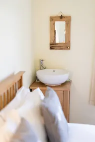 Cozy 3 Bed Cottage with Wood Burner in Mid Wales - Image 5