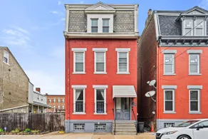 Historic Manchester Charming Victorian Townhouse S - Image 4