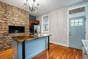 Historic Manchester Charming Victorian Townhouse S - Image 2