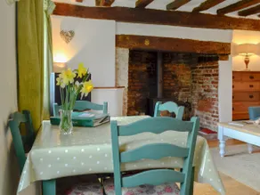 Three Ash Cottage - Image 4