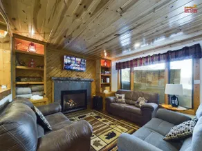 Bear Den-Secluded 2 Bedroom Cabin Located in the Hiawatha National Forest. - Image 2
