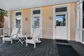 Island Cottage à quelques pas de la plage avec une promenade privée et une piscine! - Image 4