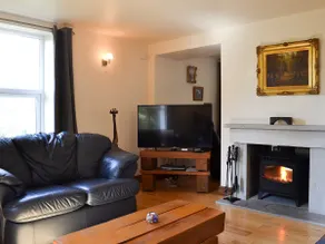 Wood Cottage - Image 2