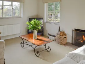 Brookside Cottage - Image 2