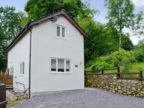 Bryn Aled - Image 2