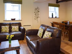 Manor Farm Cottage - Image 3