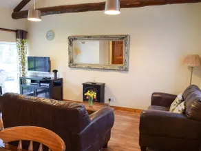 Manor Farm Cottage - Image 2