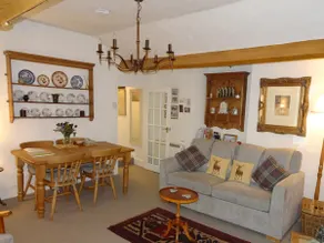 The Old Coach House - Wood Close - Image 3