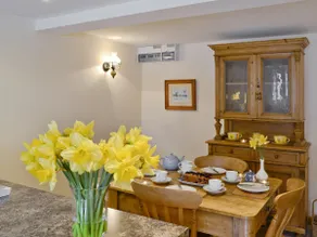 Honey Cottage - Image 4