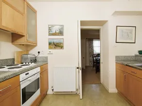 Gardener's Cottage-UXT - Image 5