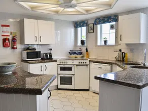4 Schlafzimmer Unterkunft in Wern-y-Wylan - Image 4