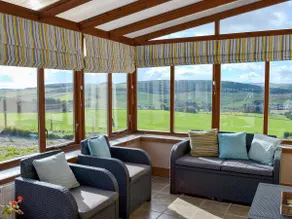 The Hen Hoose - Image 2