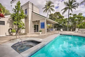 Top-Floor Kailua Bay Resort Condo w/ Ocean Views! - Image 2