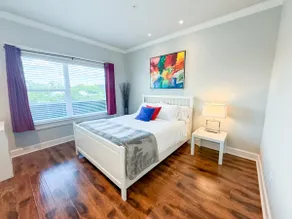Stunning Portland Condo | Parking, River & Dining - Image 4