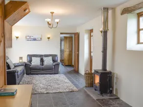 Bryncrwn Cottage - Image 2