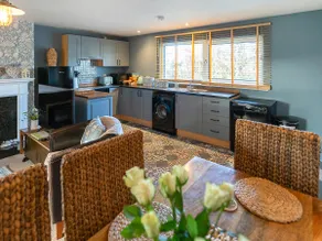 Garden Cottage - Image 4