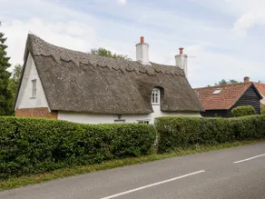 Thatched Cottage - Image 2