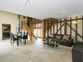 Chilsham Barn - Image 3